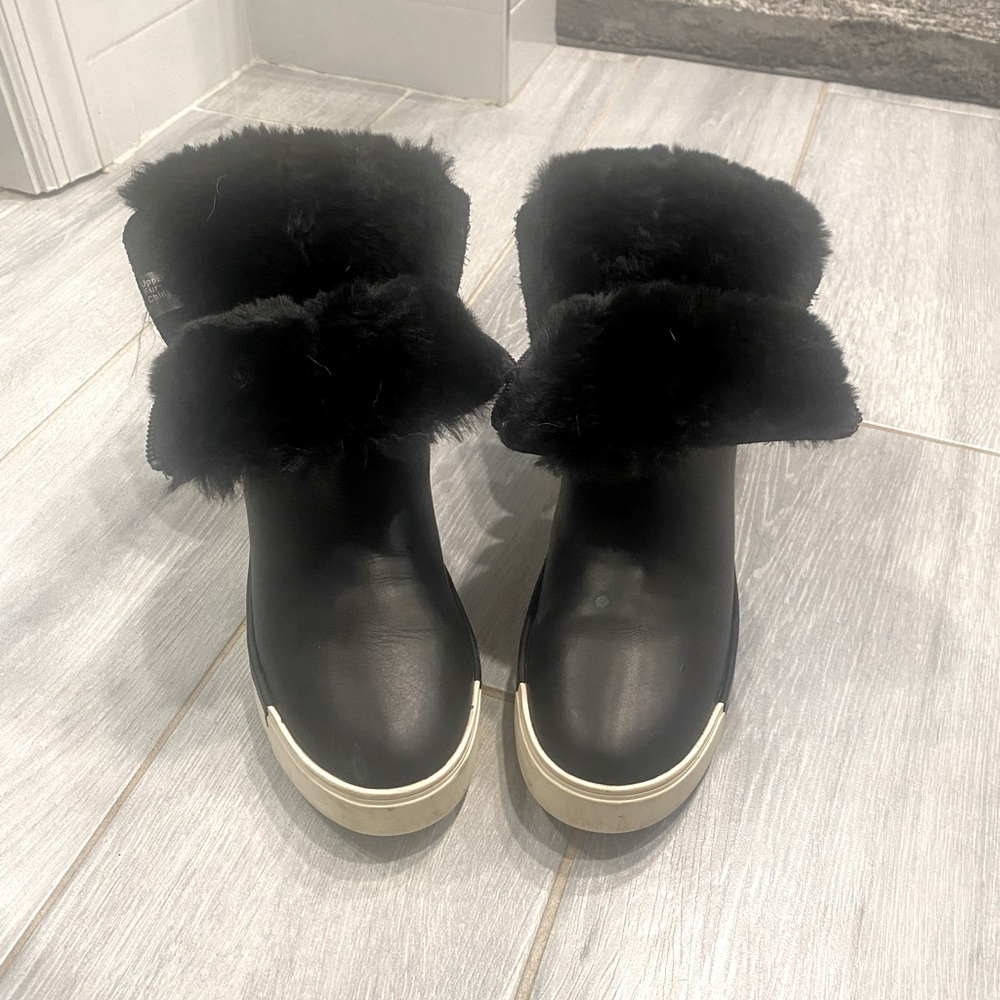 J Slides fuzzy high-top sneaker Size 7